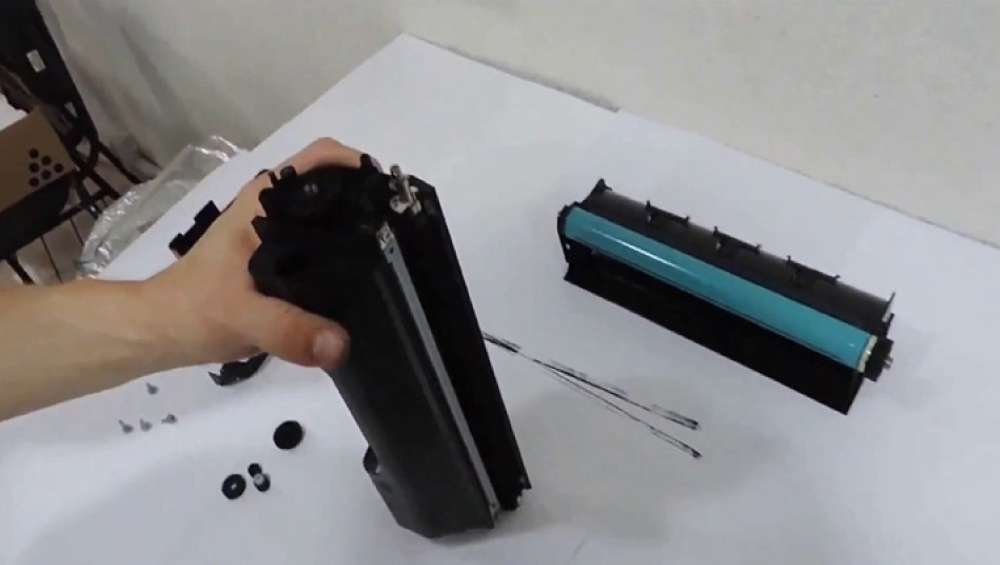 Quy Trình Đổ Mực Máy In HP M15a Chuyên Nghiệp, Đảm Bảo Từng Bước